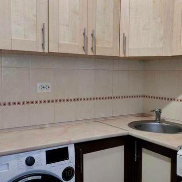 Продаж 2к квартири 42 кв. м на вул. Зарічанська
