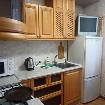 Продам 3-х комнатную на Гуданова (Центр) ремонт, мебель и техника.