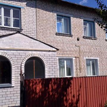 Будинок в селі з участком