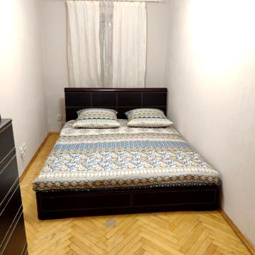 Двухкомнатная квартира возле станции метро Зверинецкая (Дружбы Народов)