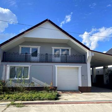 Будинок з прибудовою та сонячною електростанцією 30 кВт