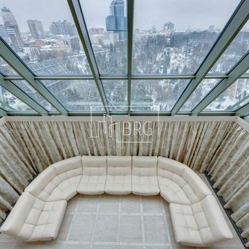 Пентхаус в 2-х уровнях со стеклянной крышей и панорамным видом центр