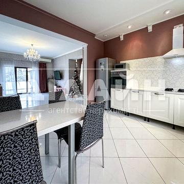 Скидка уже 40% ! Дом с бассейном на Правом Берегу