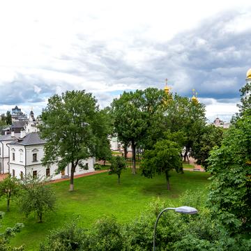 Рейтарська вул., 4