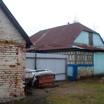 Продаю пів будинку для дачі чи для літнього відпочинку .