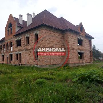 Продаж житлового будинку під бізнес--