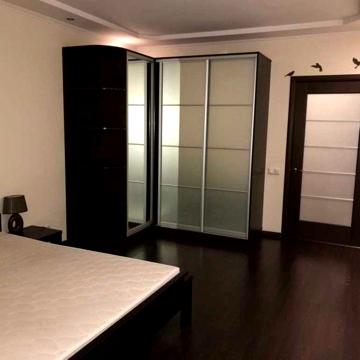 Простора квартира, вул. Львівська 22А, метро Житомирська, Святошин.