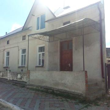 Квартира м.Борщів в.І.Франка 4 .З окремим виходом