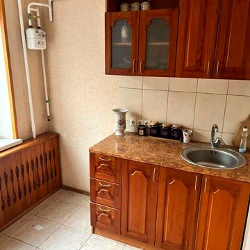 Продаж від власника, без комісій АН!! 3кім кв-ра по вул.Запорізькій, 7