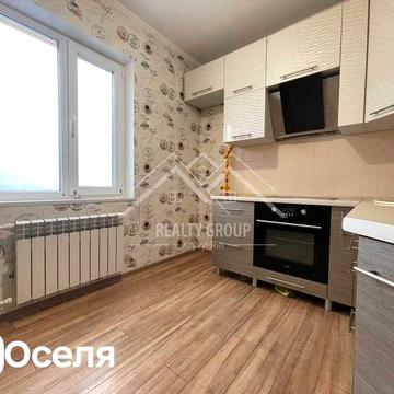 Продам чудову 3-кім. квартиру у центрі Карачунів