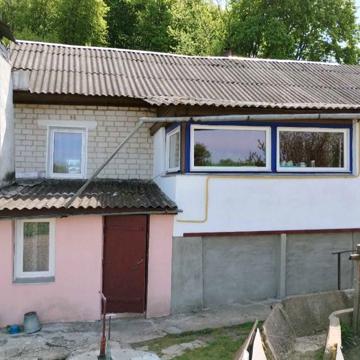 Продається будинок по вул. Монастирській, 28