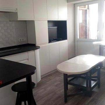 Продам квартиру В.Стуса.