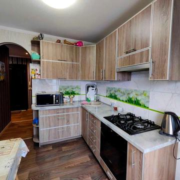 ПРОДАМ 2-ох кімнатну квартиру по вул .Ак. Амосова