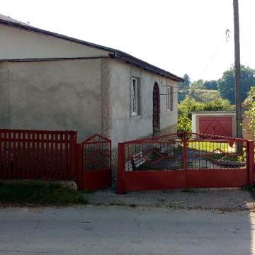 Продаж будинку + земельна ділянка