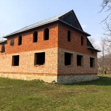 Продам будинок в карпатах +гараж