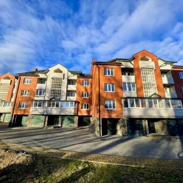 Продаю двохрівневу трьохкімнатну квартиру в м.Чортків.