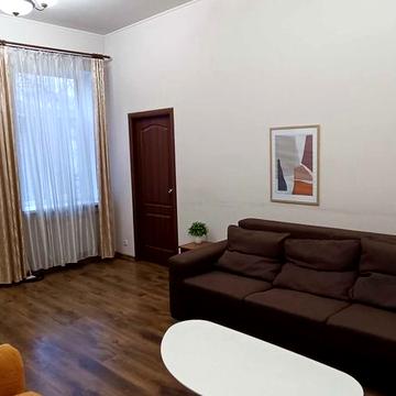Продам 2-к квартиру з автономним опаленням в Центрі/Старокозацька