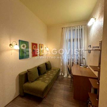 Продам квартиру Панаса Мирного 17