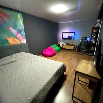 Продам 2х комнатную квартиру срочно Хортицкий