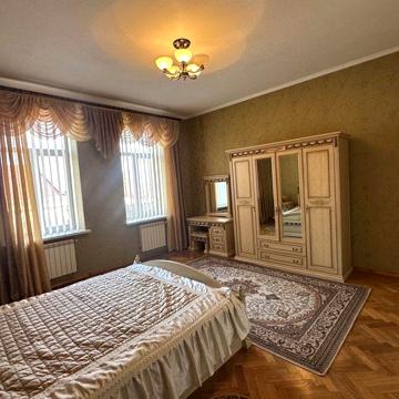 Продаж 4-кімнатної квартири (вул. Ольжича)