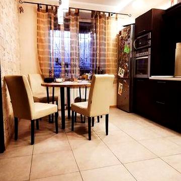 Продам 3к. на Рабочей , кирпичн.  дом,  2 /14 , автономка . NS