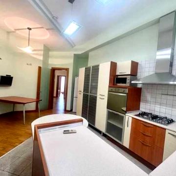 СУМСКАЯ 122! СТАЛИНКА с лифтом! Продам 4к 135м2 + гараж на 2 авто!