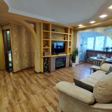 Продам 2 комнатную квартиру по ул.Победы(р-н Козак Палаца)