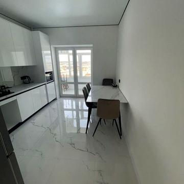 Продаж 2к квартири, 70 м.кв., р-н Кемпінг
