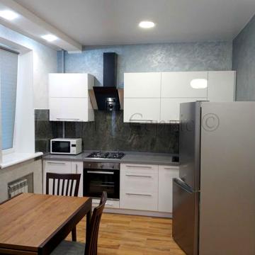 Продам 2 комнатную с ремонтом, по ул. Проспект Соборный 224