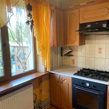 Без комиссии.Продам 2к на Черемушках, автономное отопление(газ) .