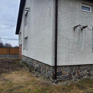 2 поверховий цегляний будинок Рибці