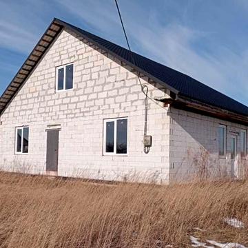 Сучасна новобудова в с.Мирогоща (траса Дубно-Рівне)