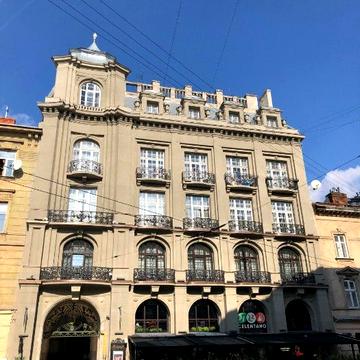 Продаю квартиру двокімнатну, центр м.Львів