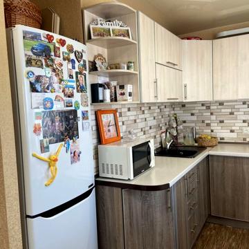 Продам 1 - комнатную в Бородинском м-не по Ладожской