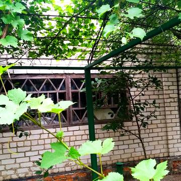 Продам двухэтажную дачу за с. Пересадовка в живописном месте.