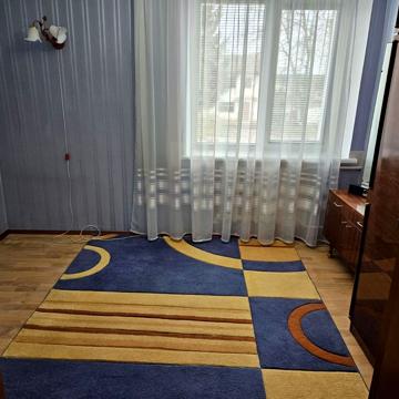 Продаж двохкімнатної квартири  гаражем із участком