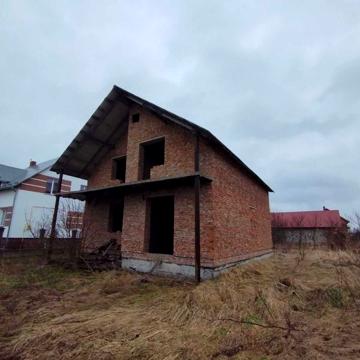 5-к. будинок з ділянкою в м. Мостиська