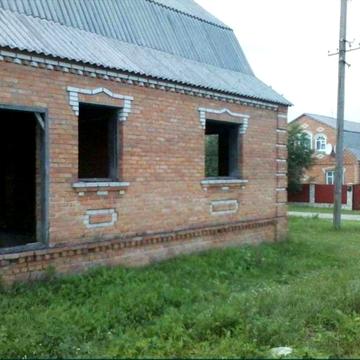 Дім за містом Ромни с.Бобрик 10 км від міста біля річки.