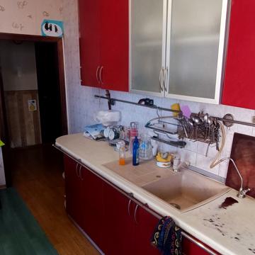 Академіка Корольова вул., 81