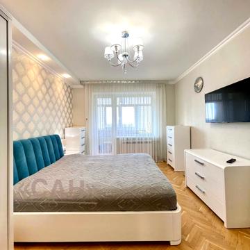 Харківська вул., 1