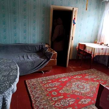 Продам 2-х комнатную квартиру с землей под клумбу