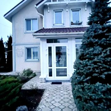 Продаж заміського будинку для постійного проживання в Колонщині