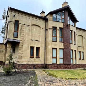Продам особняк в елітному районі Горенич