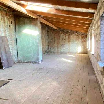 Продаж дворівневої квартири з терасою Площа Ринок\Театральна.