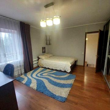 Частина будинку+ приватизована зем/діл., Олександрівський район.