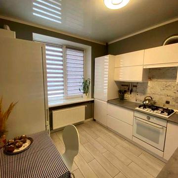 Продам 2кв Виставка новоб 2/10 54000₴