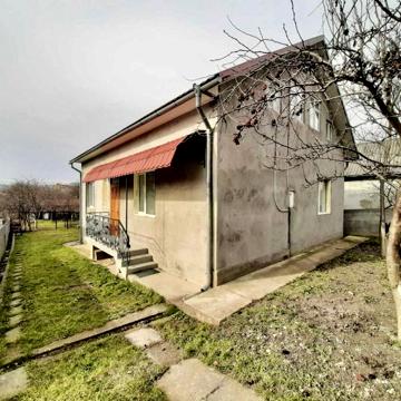 Продається добротний будинок. Чортків