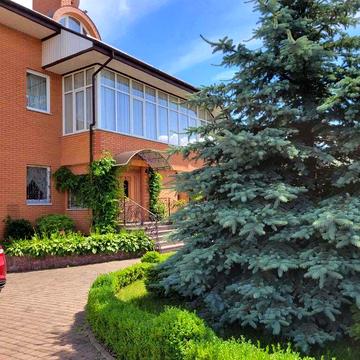 Продаж затишного будинку на березі річки