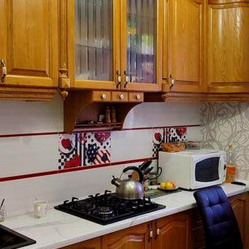 Продам частину  будинкуна два входа в центрі