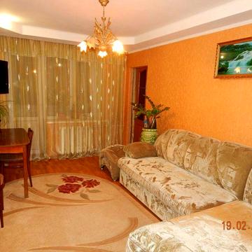Продам 3-хкомнатную на 20м в Приднепровске, ул.Роторная